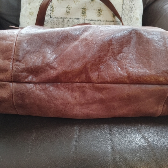 ✨Elliott Lucca Chestnut Genuine Leather Large Shoulder Bag✨ - Picture 9 of 16